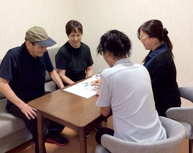 ご家族に寄り添うスタッフ